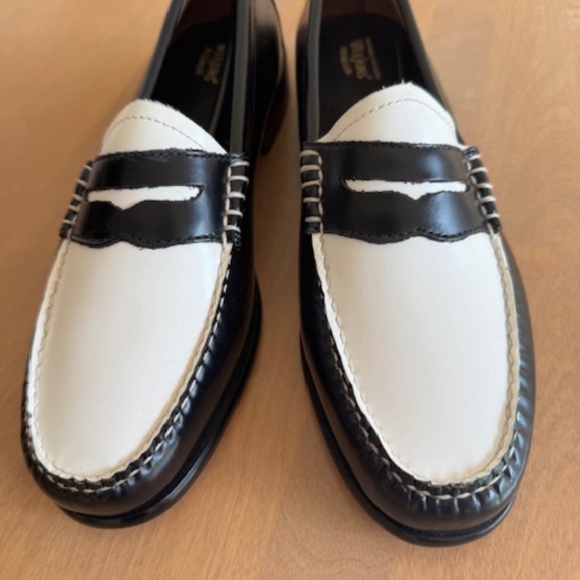 NWT Weejuns Women's Black & White Penny Loafers Leather Classic Slip-On Shoes - Picture 1 of 3